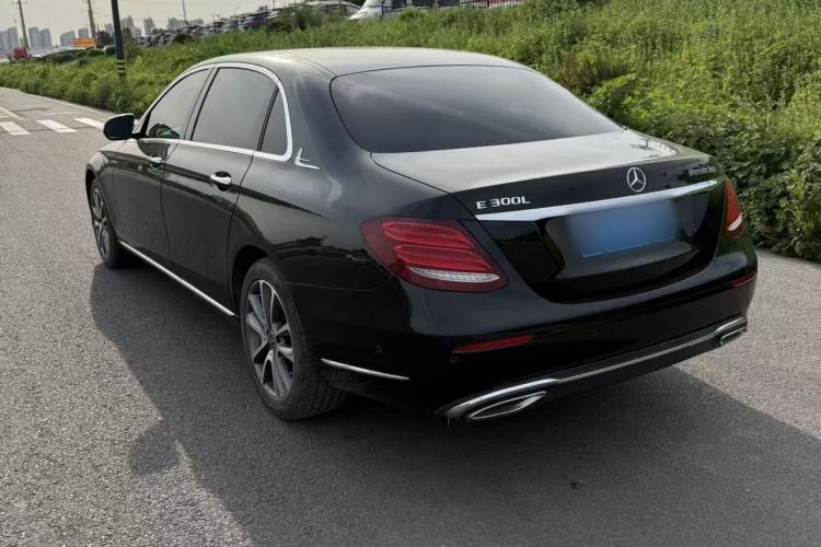 Used Mercedes-Benz E-Class 2018 Facelift E 200 L Exterior 4