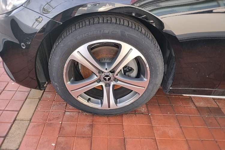 Used Mercedes-Benz E-Class 2018 Facelift E 200 L Sport Edition Exterior 4