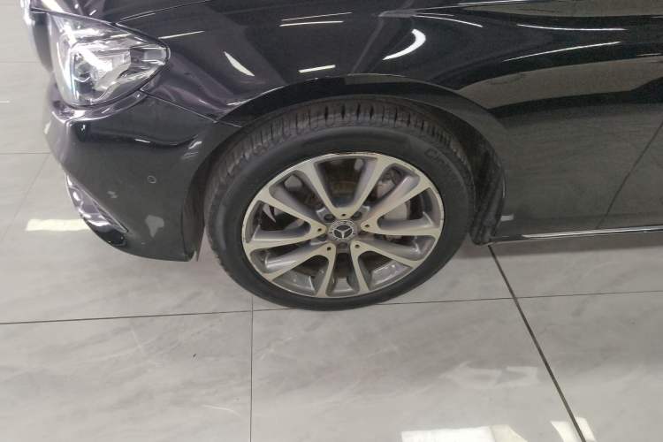 Used Mercedes-Benz E-Class 2018 Facelift E 300 L Luxury Edition Exterior 4