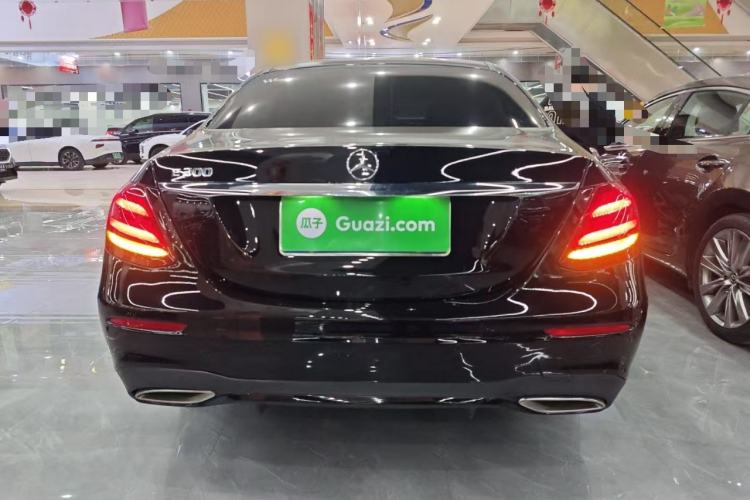 Used Mercedes-Benz E-Class 2018 E 200 Sport Edition Exterior 4
