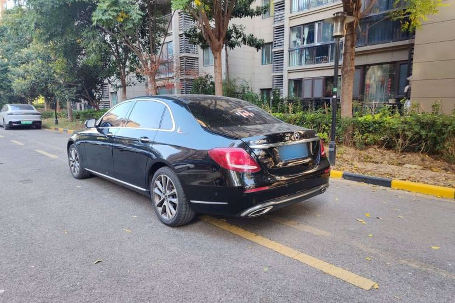 Used Mercedes-Benz E-Class 2018 Facelift E 200 L Exterior 4