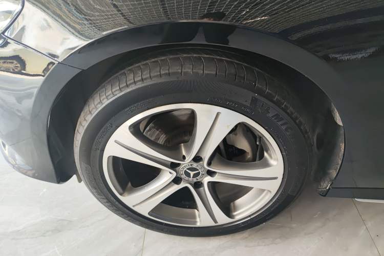 Used Mercedes-Benz E-Class 2018 Facelift E 200 L Sport Edition Exterior 4