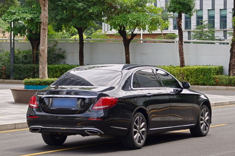 Used Mercedes-Benz E-Class 2018 Facelift E 200 L Exterior 4