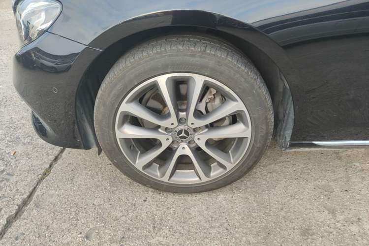 Used Mercedes-Benz E-Class 2018 Facelift E 200 L Exterior 4