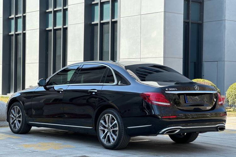 Used Mercedes-Benz E-Class 2018 Facelift E 300 L Luxury Edition Exterior 4