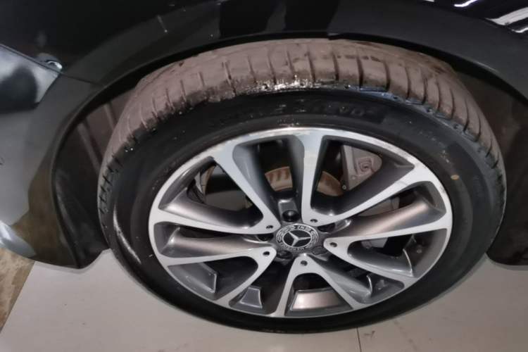 Used Mercedes-Benz E-Class 2018 E 300 L Luxury Model Exterior 4