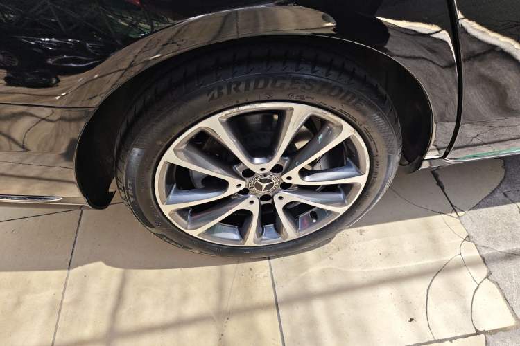 Used Mercedes-Benz E-Class 2018 E 200 L Exterior 5