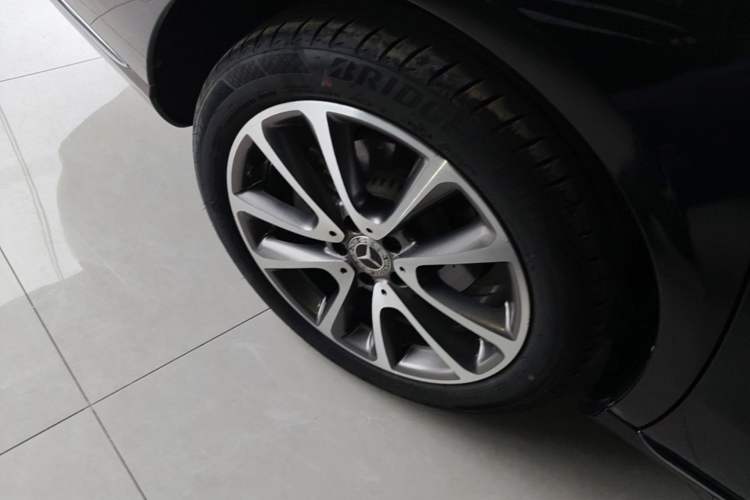 Used Mercedes-Benz E-Class 2018 E 200 L Exterior 5