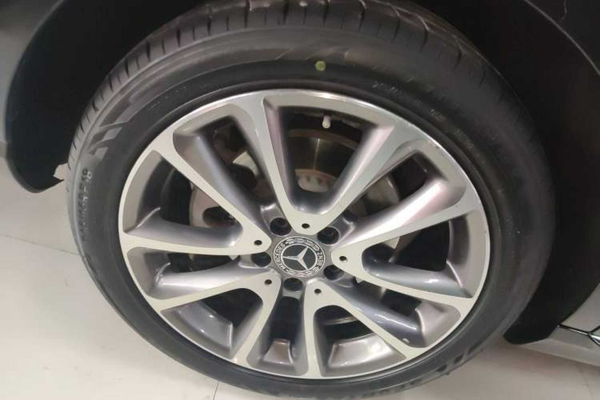 Used Mercedes-Benz E-Class 2018 Facelift E 200 L Exterior 5
