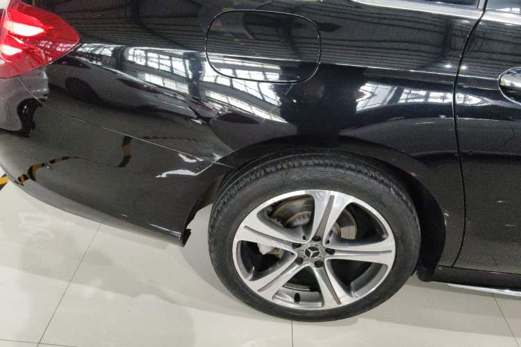 Used Mercedes-Benz E-Class 2018 E 200 L Sport Edition Exterior 5