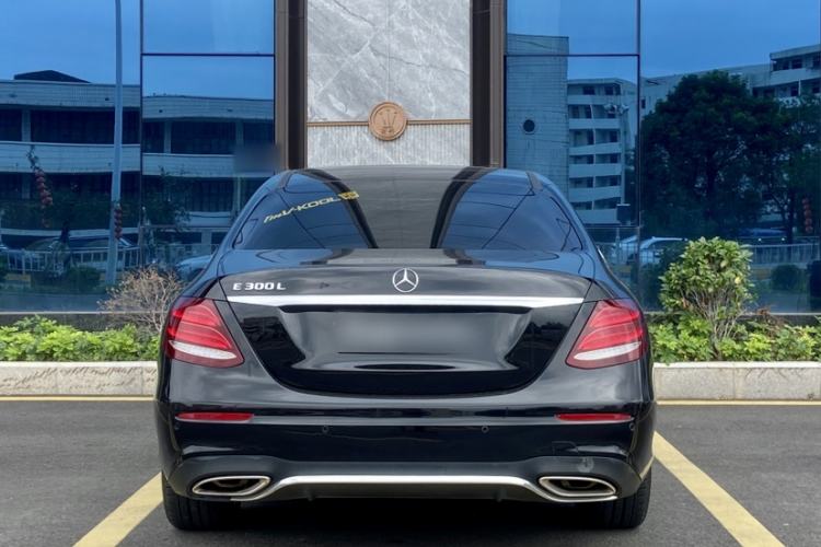 Used Mercedes-Benz E-Class 2018 Restyled E 300 L Sport Luxury Edition Exterior 6
