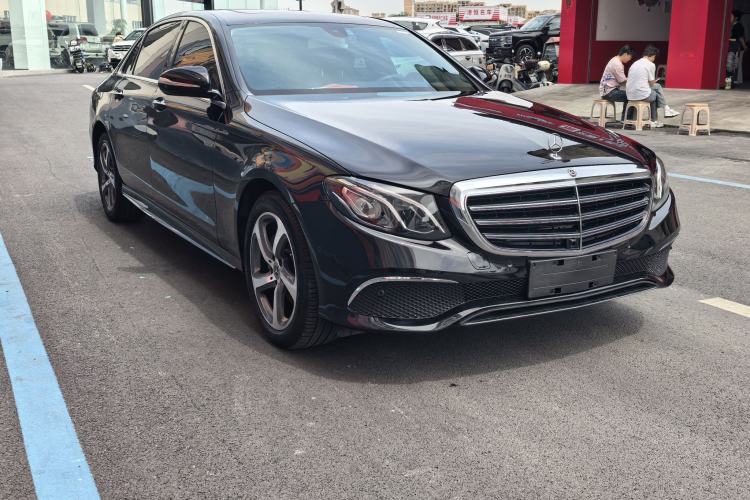 Used Mercedes-Benz E-Class 2018 Facelift E 200 L Sport 4MATIC Exterior 6