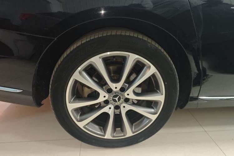 Used Mercedes-Benz E-Class 2018 Facelift E 200 L Exterior 8