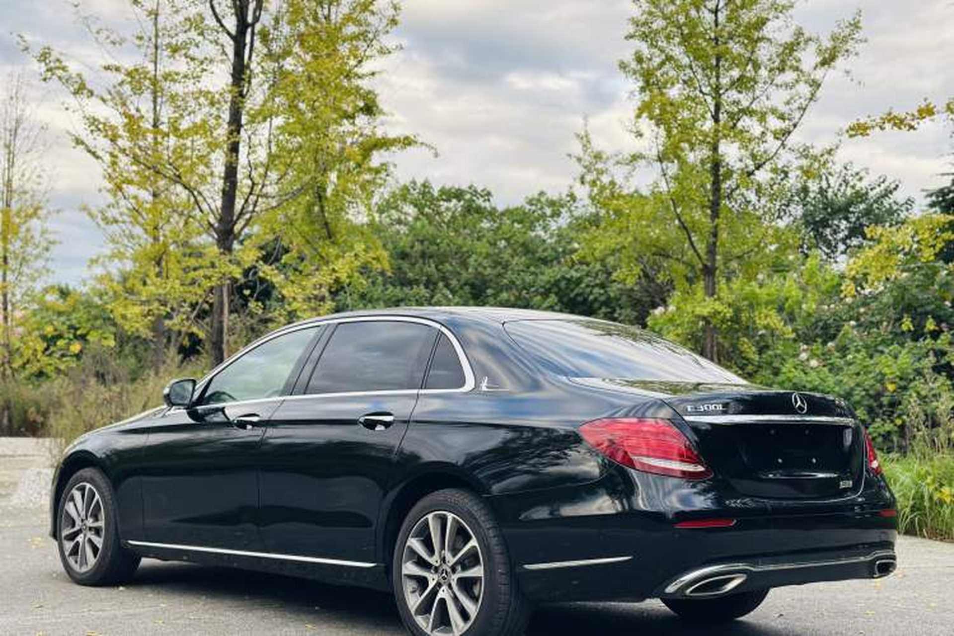 Used Mercedes-Benz E-Class 2018 Facelift E 300 L Luxury Edition Exterior 9