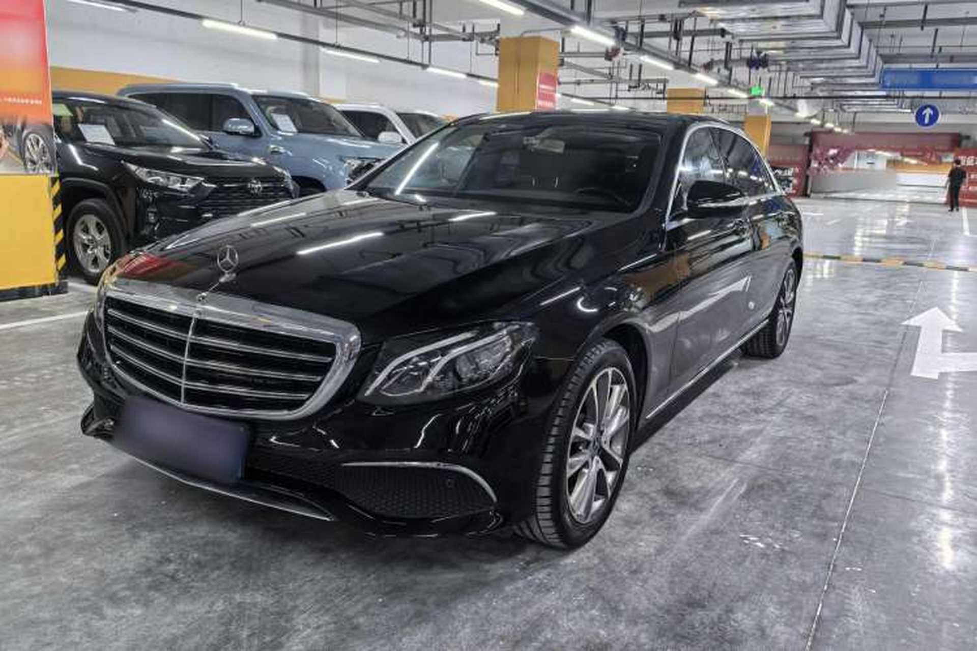 Used Mercedes-Benz E-Class 2018 E 200 L Front Left 45 Deg