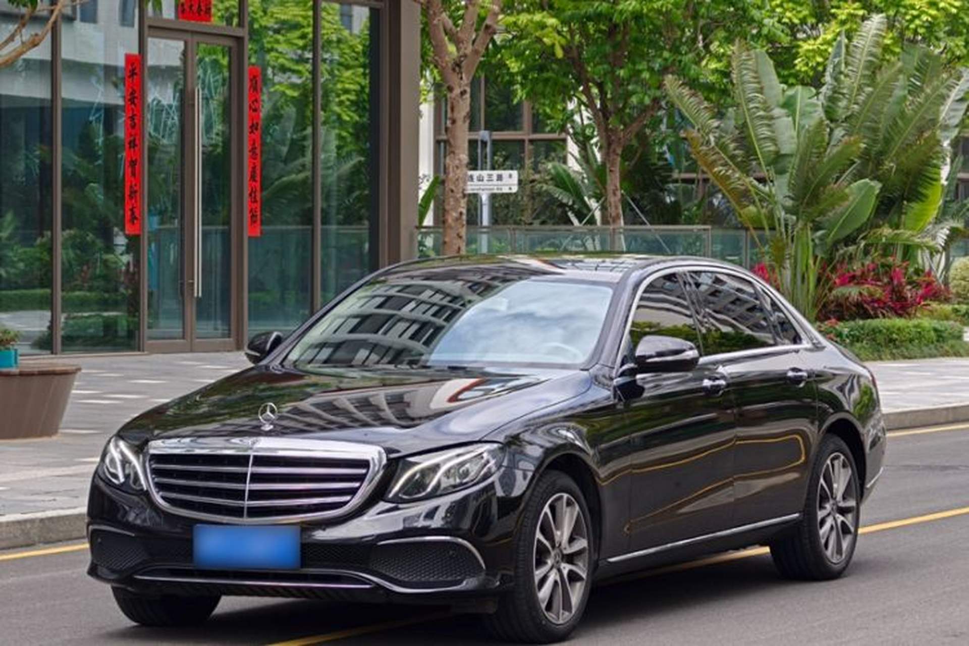 Used Mercedes-Benz E-Class 2018 Facelift E 200 L Front Left 45 Deg