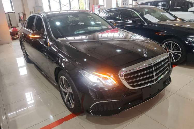 Used Mercedes-Benz E-Class 2018 Facelift E 200 L Sport 4MATIC Front Right 45 Deg