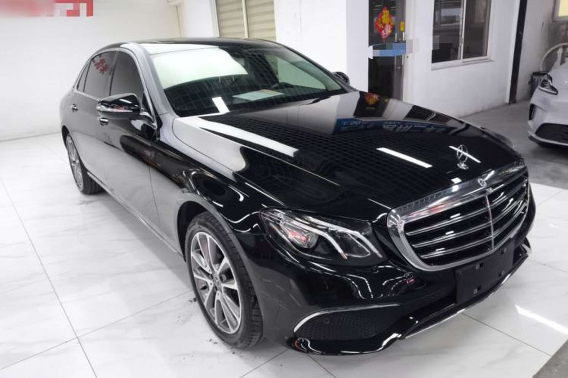 Used Mercedes-Benz E-Class 2018 E 200 L Front Right 45 Deg