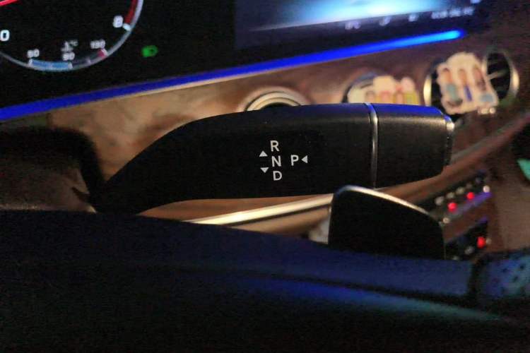 Used Mercedes-Benz E-Class 2018 Facelift E 320 L 4MATIC Gear Lever