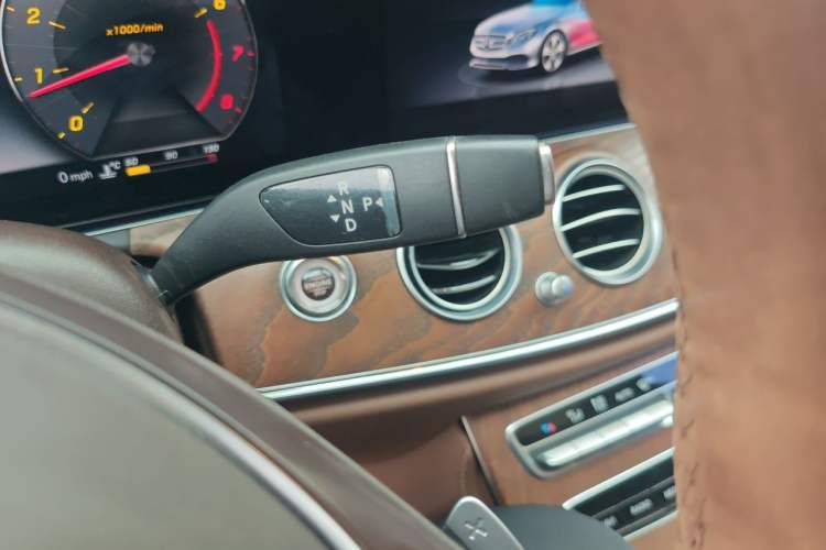 Used Mercedes-Benz E-Class 2018 Facelifted E 300 L Stylish Version Gear Lever