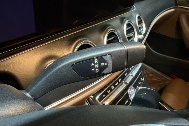 Used Mercedes-Benz E-Class 2018 Facelift E 200 L Sport 4MATIC Gear Lever