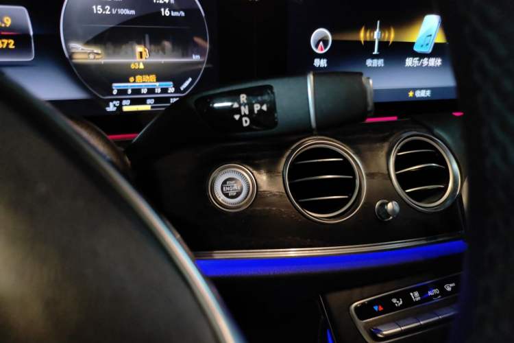 Used Mercedes-Benz E-Class 2018 Restyled E 300 L Sport Luxury Edition Gear Lever