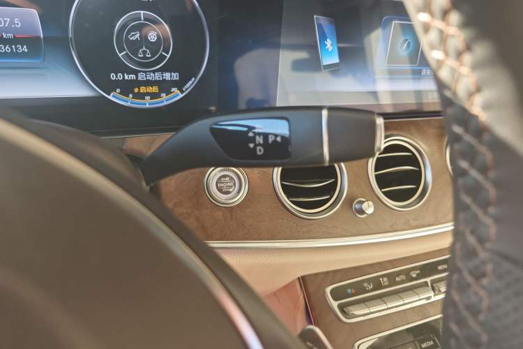 Used Mercedes-Benz E-Class 2018 Facelifted E 300 L Stylish Version Gear Lever