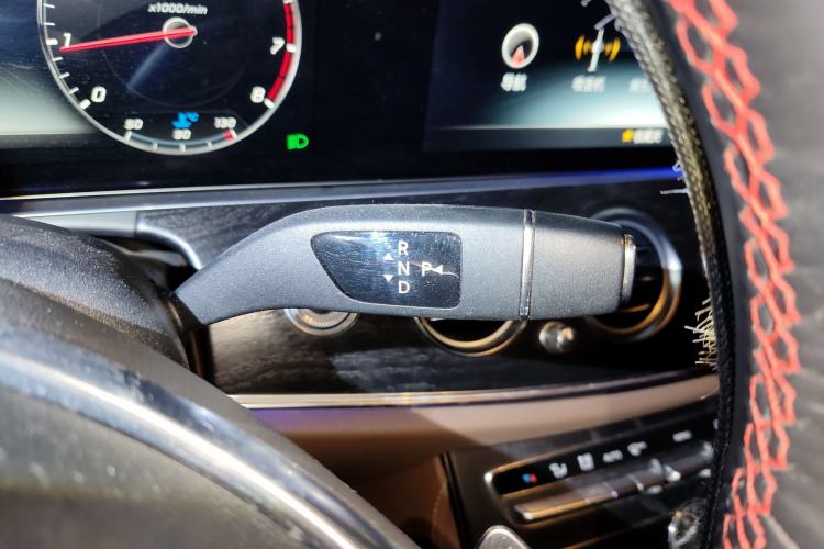 Used Mercedes-Benz E-Class 2018 Restyled E 300 L Sport Luxury Edition Gear Lever