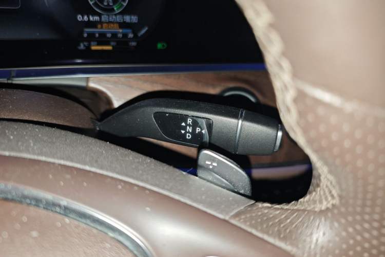 Used Mercedes-Benz E-Class 2018 E 200 L Gear Lever
