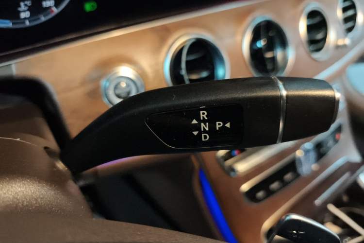 Used Mercedes-Benz E-Class 2018 E 200 L Gear Lever
