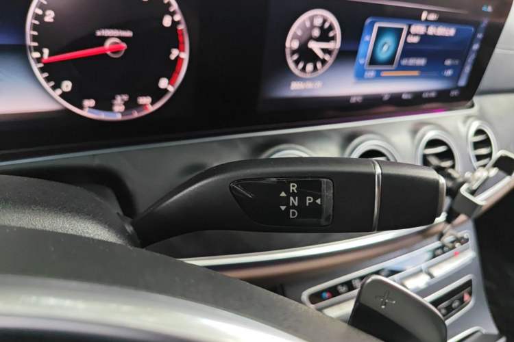Used Mercedes-Benz E-Class 2018 Restyled E 300 L Sporty and Stylish Edition Gear Lever