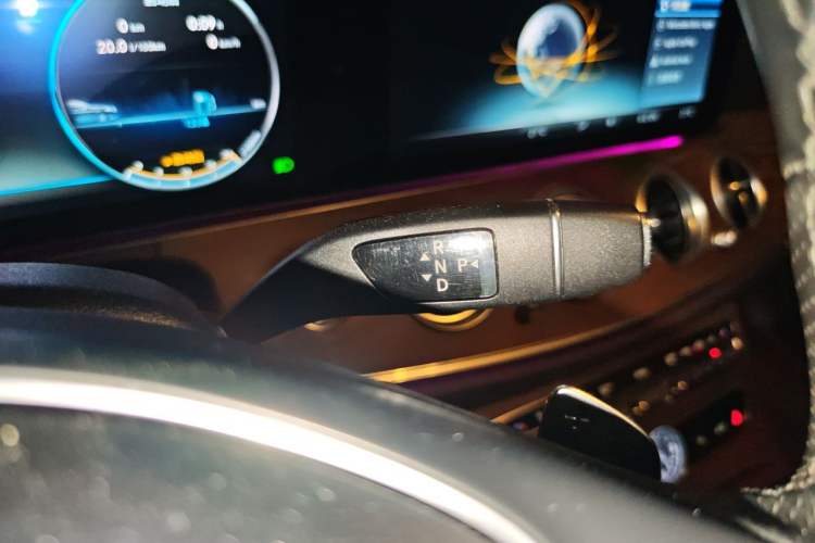 Used Mercedes-Benz E-Class 2018 E 300 L Stylish Model Gear Lever