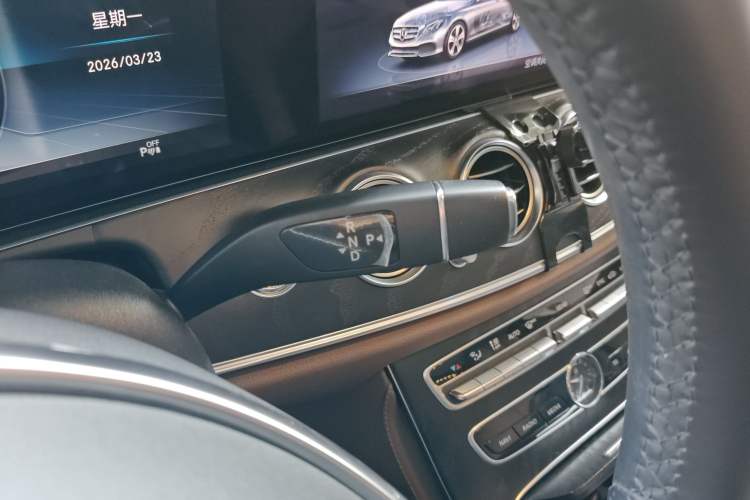 Used Mercedes-Benz E-Class 2018 E 300 L Sport Luxury Edition Gear Lever