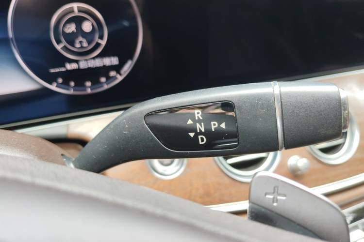 Used Mercedes-Benz E-Class 2018 E 200 L Gear Lever