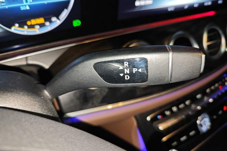 Used Mercedes-Benz E-Class 2018 Restyled E 300 L Sport Luxury Edition Gear Lever
