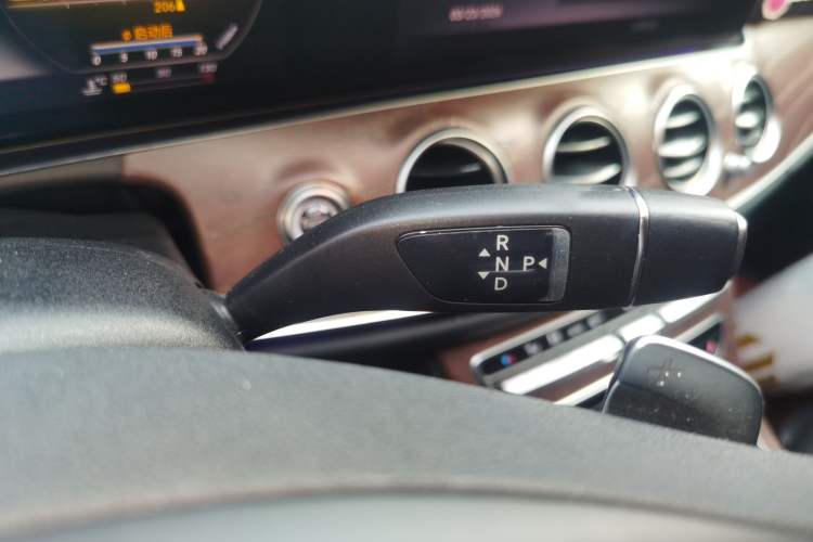 Used Mercedes-Benz E-Class 2018 E 200 L Gear Lever