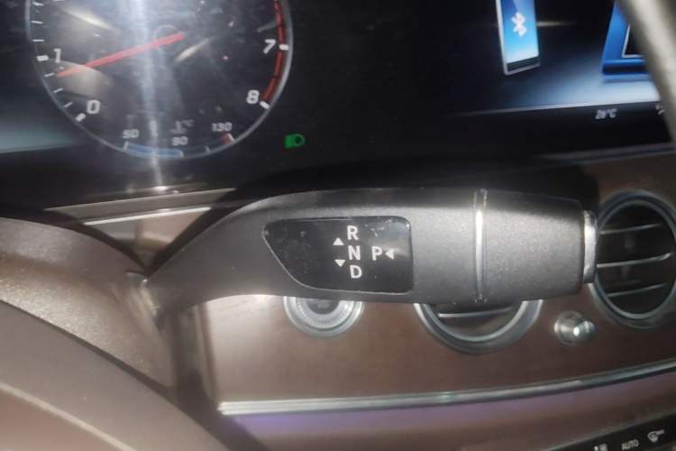 Used Mercedes-Benz E-Class 2018 Facelift E 200 L Gear Lever