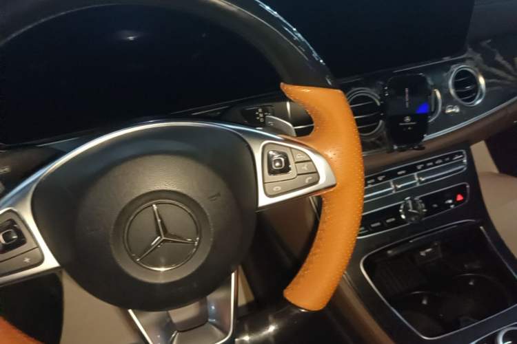 Used Mercedes-Benz E-Class 2018 Restyled E 300 L Sport Luxury Edition Gear Lever