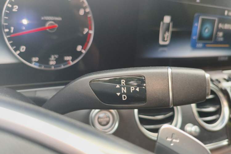 Used Mercedes-Benz E-Class 2018 Facelift E 200 L Sport Edition Gear Lever