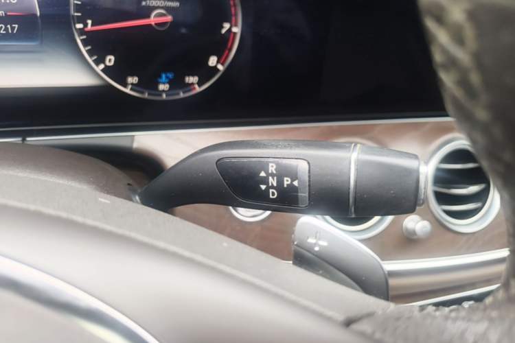 Used Mercedes-Benz E-Class 2018 Facelift E 200 L Gear Lever