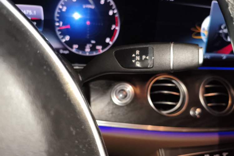 Used Mercedes-Benz E-Class 2018 Restyled E 300 L Sporty and Stylish Edition Gear Lever