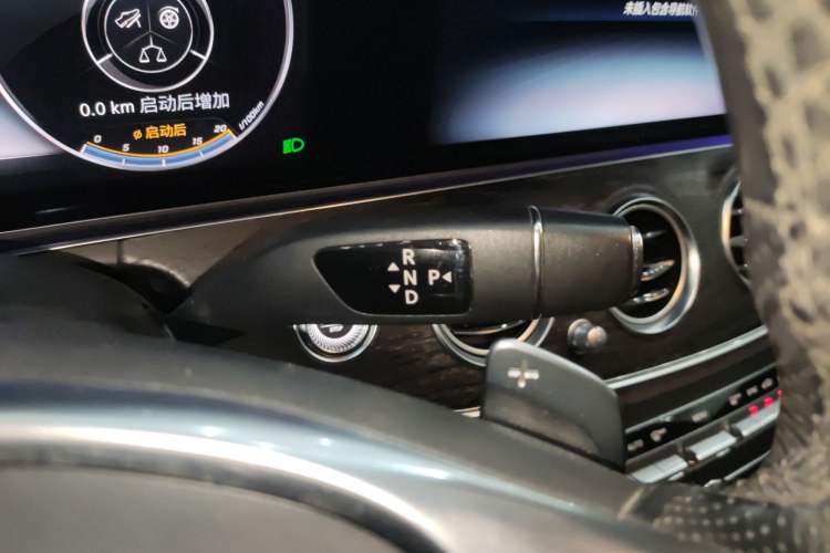 Used Mercedes-Benz E-Class 2018 E 200 L Sport Edition Gear Lever