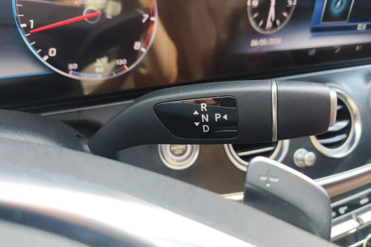 Used Mercedes-Benz E-Class 2018 Facelift E 200 L Sport Edition Gear Lever