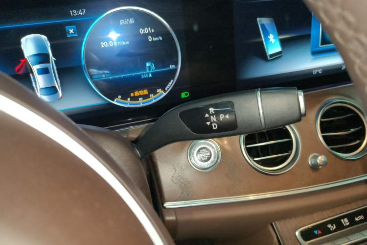 Used Mercedes-Benz E-Class 2018 Facelift E 300 L Luxury Edition Gear Lever
