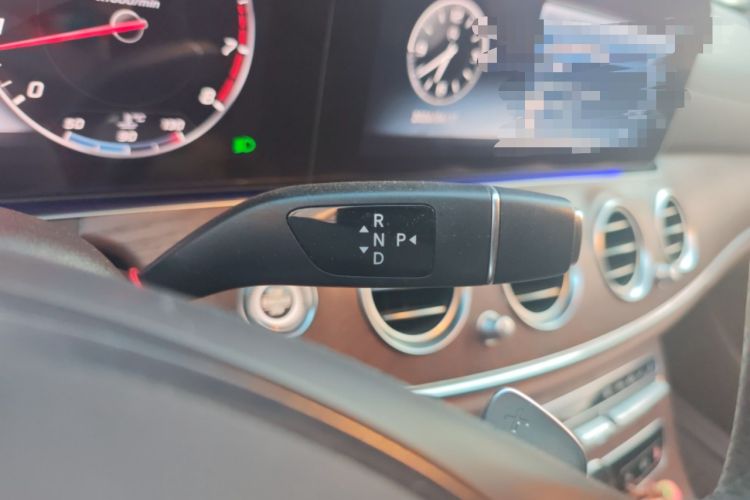 Used Mercedes-Benz E-Class 2018 Facelift E 200 L 4MATIC Gear Lever