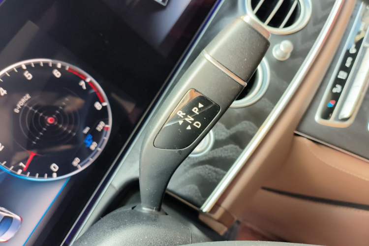 Used Mercedes-Benz E-Class 2018 E 200 L Sport Edition Gear Lever