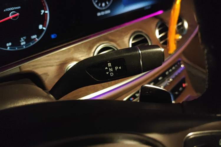 Used Mercedes-Benz E-Class 2018 E 200 L Gear Lever