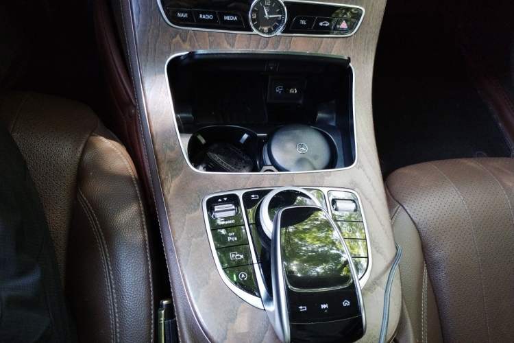 Used Mercedes-Benz E-Class 2018 Facelifted E 300 L Stylish Version Gear Lever