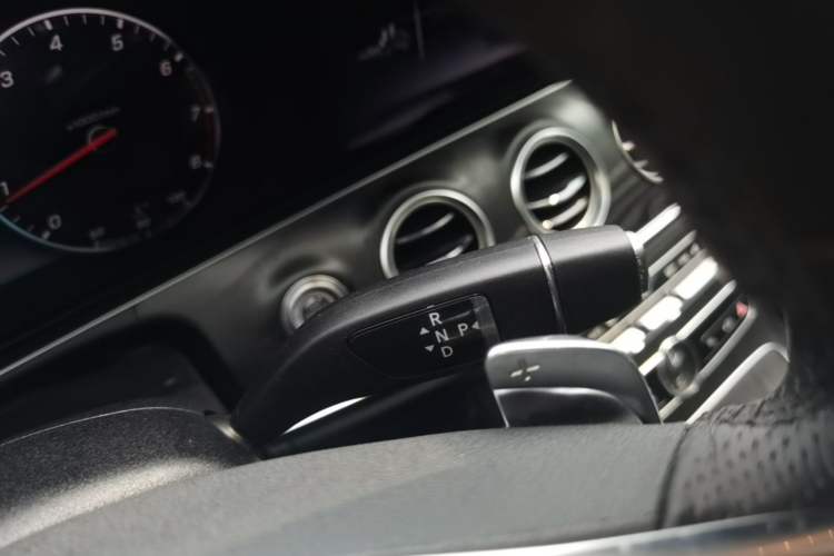 Used Mercedes-Benz E-Class 2018 Restyled E 300 L Sport Luxury Edition Gear Lever