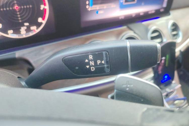 Used Mercedes-Benz E-Class 2018 Facelifted E 300 L Stylish Version Gear Lever